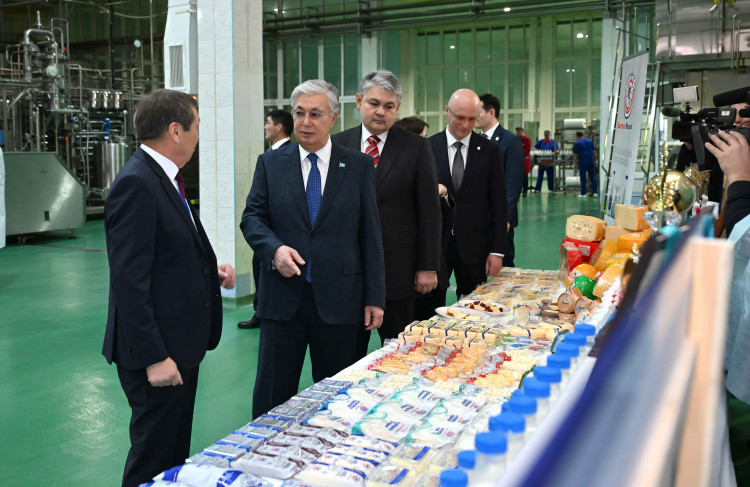 Касым-Жомарт Токаев посетил корпорацию «Восток-Молоко»